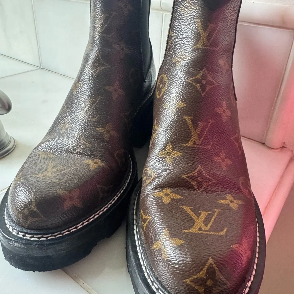 Louis Vuitton Laureate Chelsea Boots Monogram – 39/8.5 RARE & Discontinued 🦄 - Picture 6 of 9